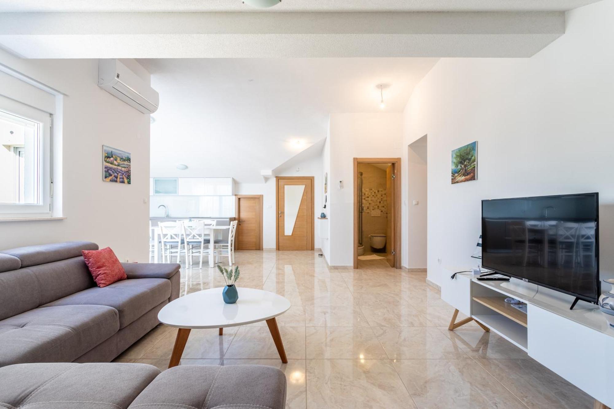 Villa Ana Perfect For Families With Kids And Groups,House With Heated Pool Подстрана Екстериор снимка