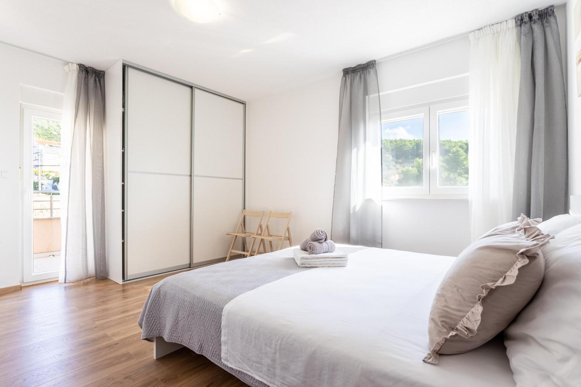 Villa Ana Perfect For Families With Kids And Groups,House With Heated Pool Подстрана Екстериор снимка