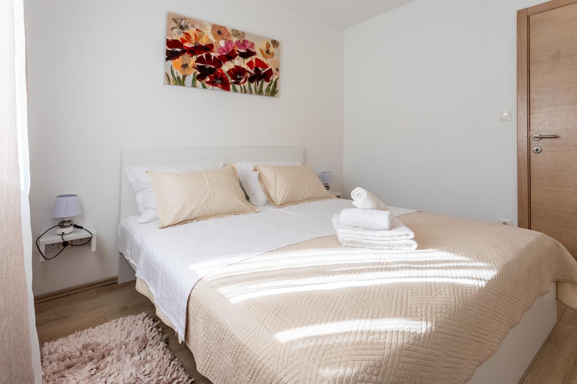 Villa Ana Perfect For Families With Kids And Groups,House With Heated Pool Подстрана Екстериор снимка